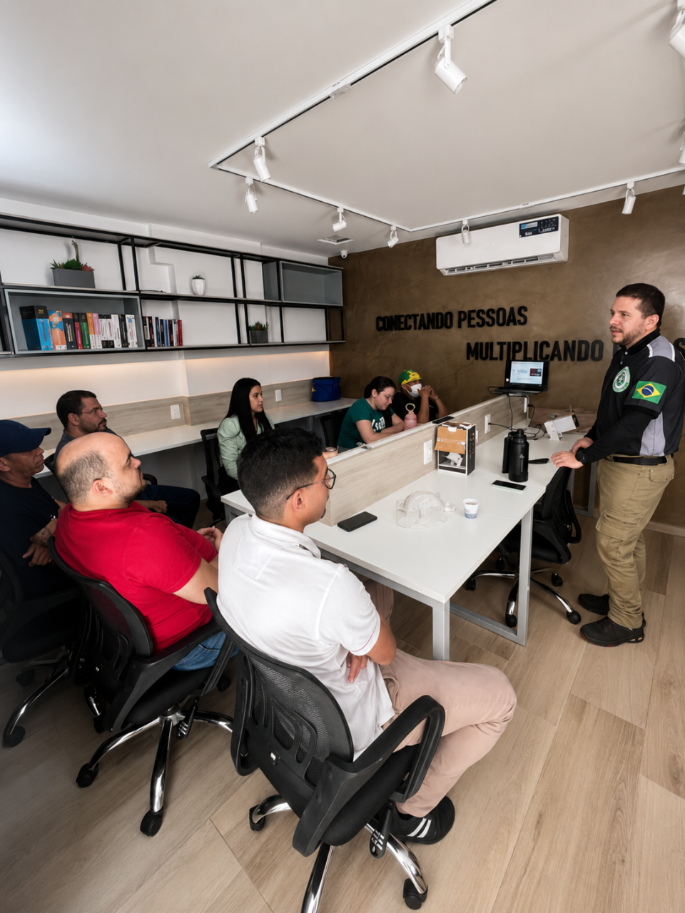 Treinamento Synera com equipe em sala